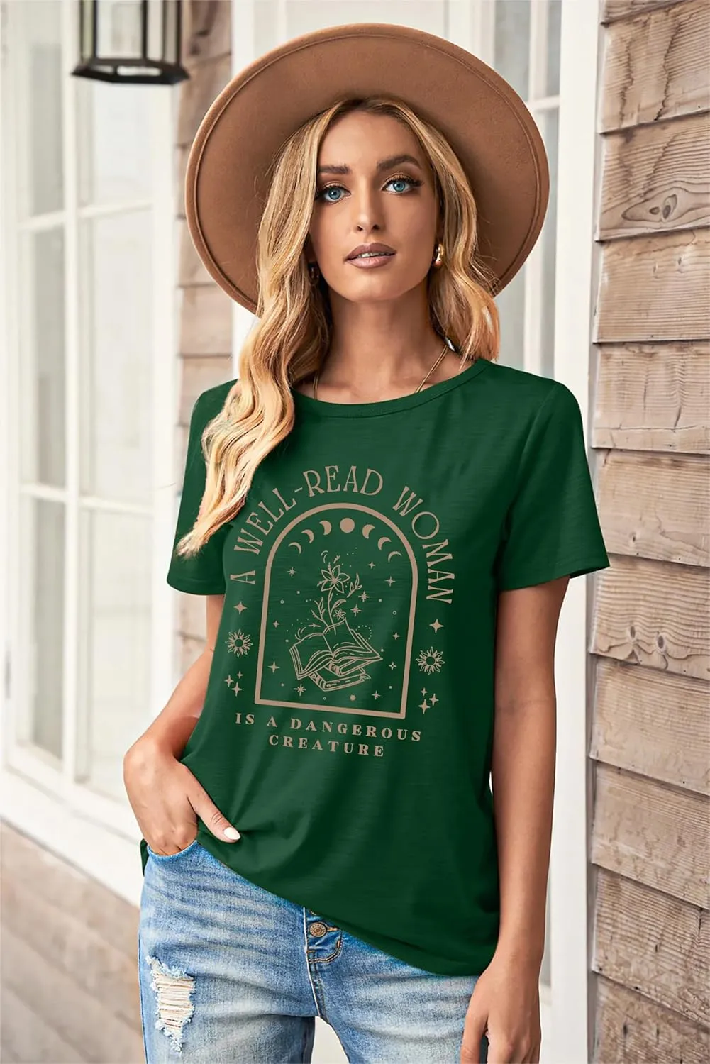 A Well Read Woman T-Shirt Women Reading Book Shirt Cute Book Lover Gift Vintage Graphic Tee Tops Funny Teacher Shirt